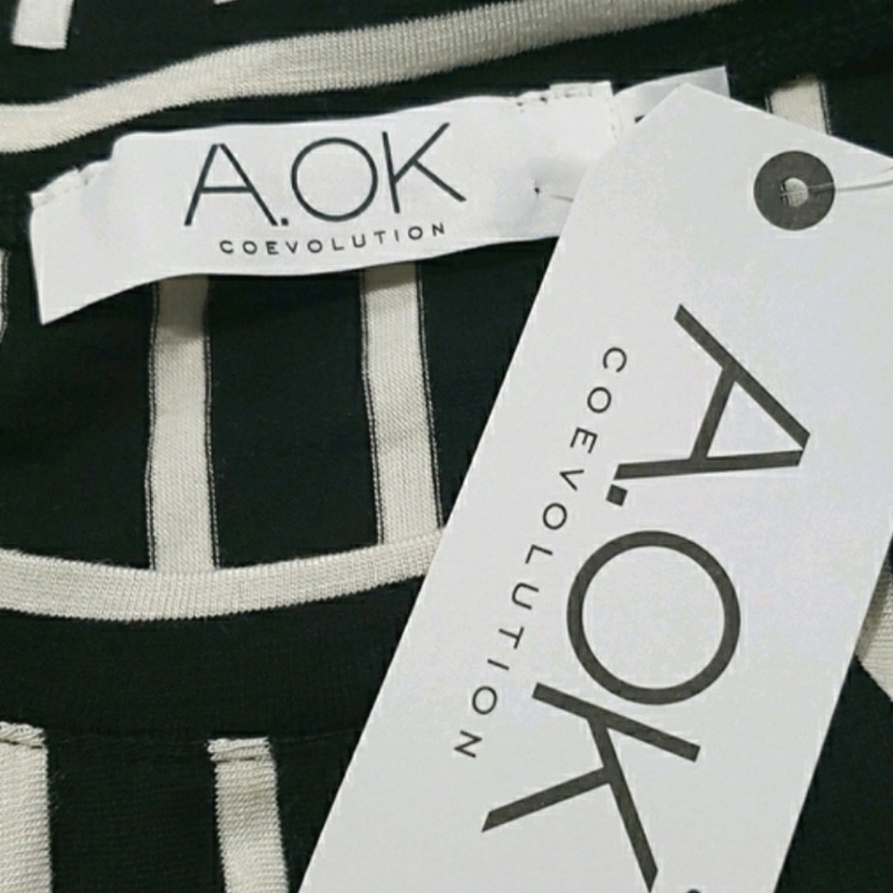NWT Black & Ivory Striped Knit Midi Dress - Picture 8 of 9